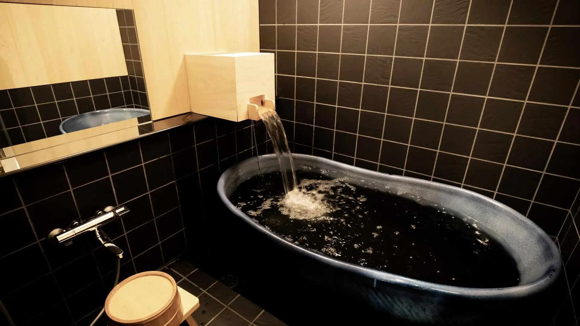 Kapselhotell Glansit Kyoto Kawaramachi Hotell